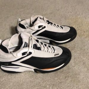 Prince TT tennis shoes Sz 9